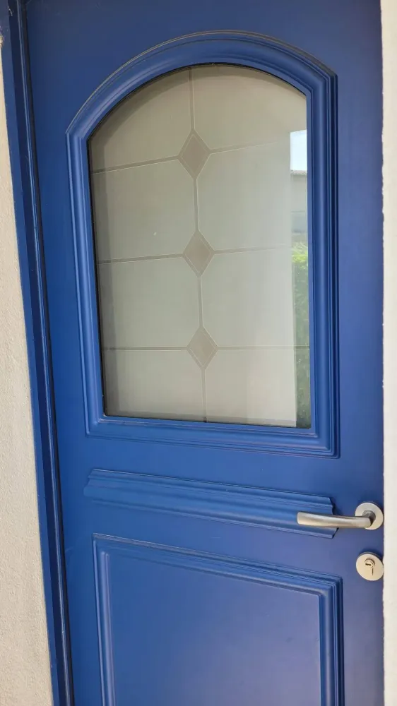 porte bleu